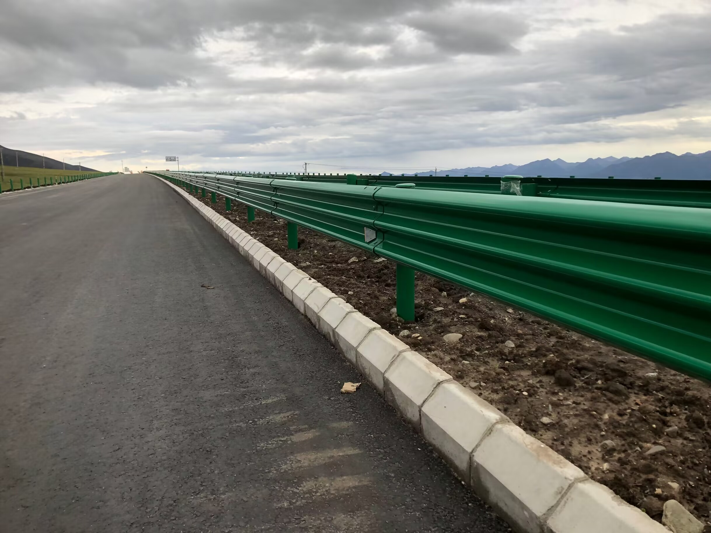 龙湾区乡村公路波形护栏防撞波形护栏 - 推荐